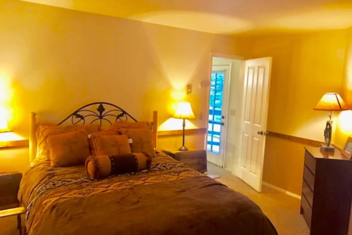 Room 8 of 17