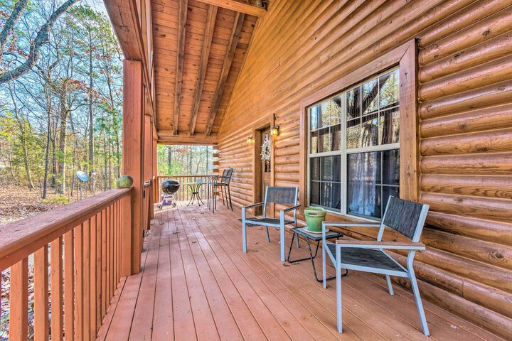 Pet-friendly Cabot Cabin w / Fenced Yard!