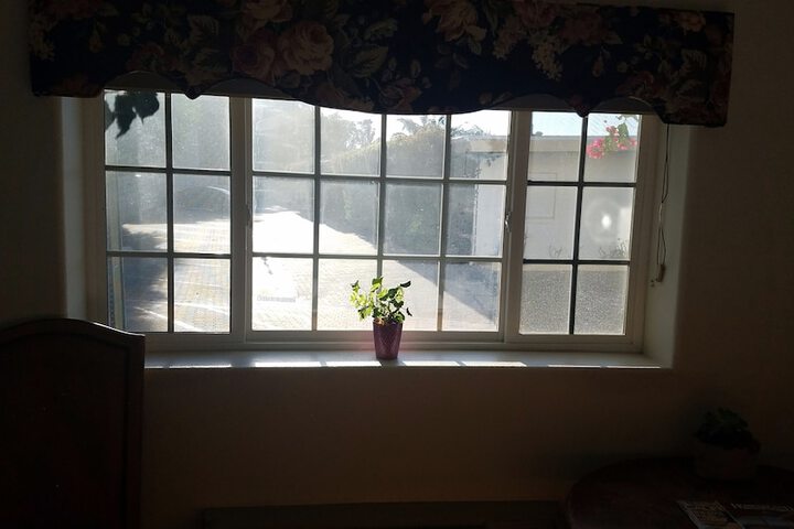 Malibu Country Inn
