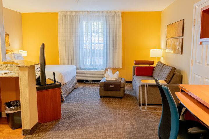 Room 27 of 37