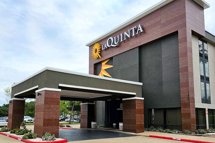 La Quinta Inn & Suites by Wyndham Houston Stafford Sugarland