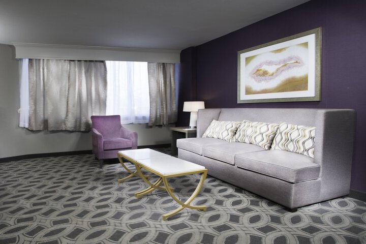 Room 32 of 80