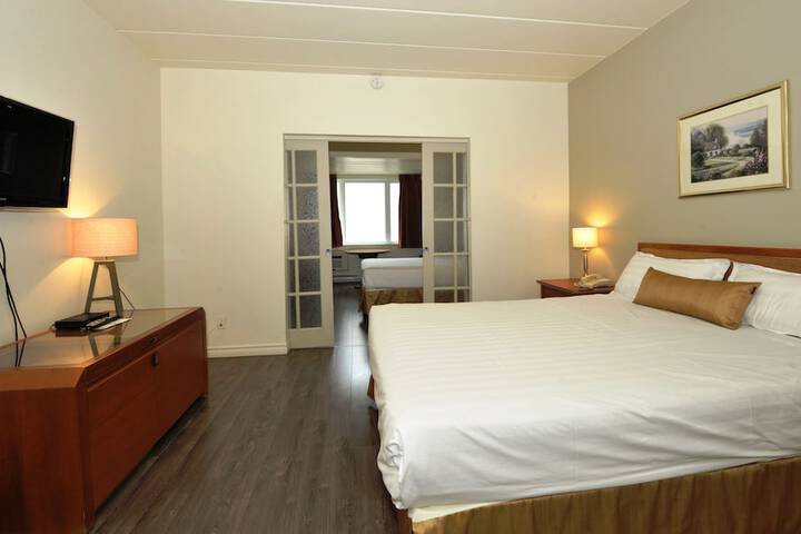 Room 27 of 35