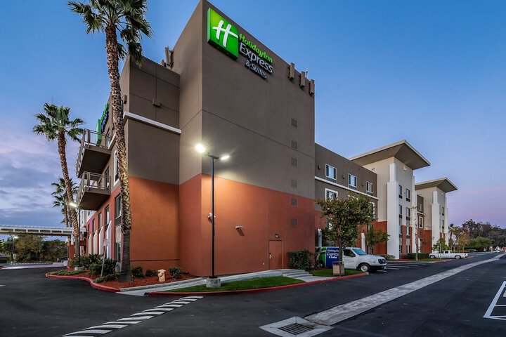 Hotel 2 of 84