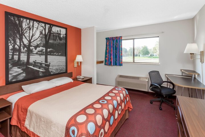 Super 8 by Wyndham Washington / Peoria Area