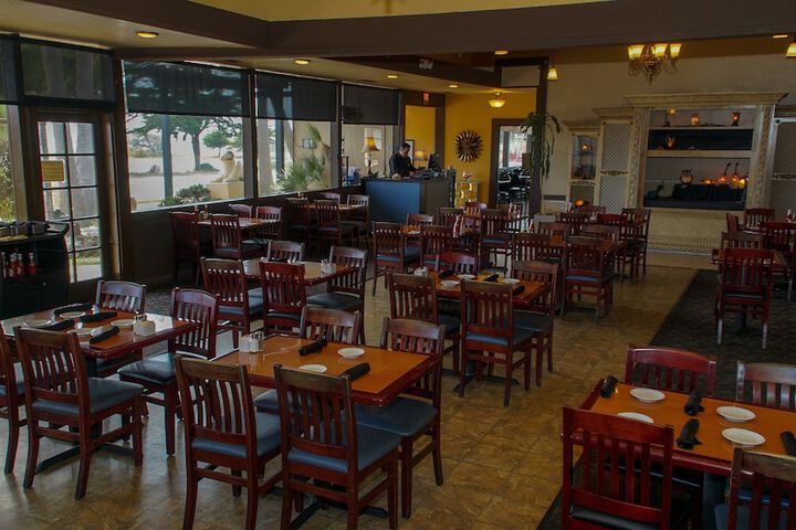 Dining 44 of 62