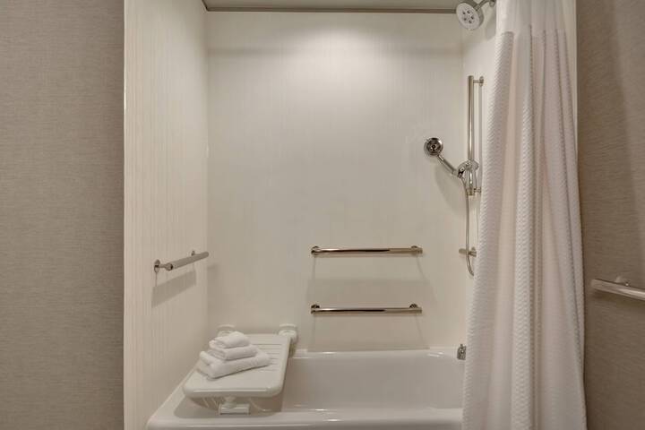 Room 21 of 49