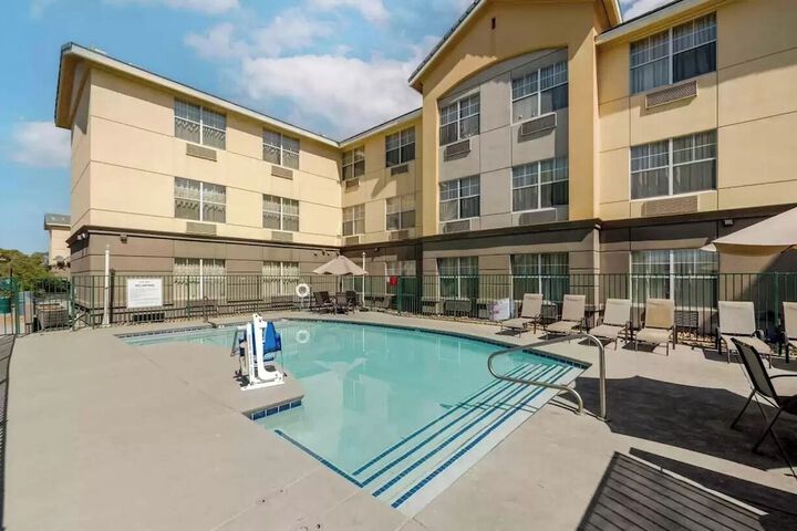 Pool 4 of 26