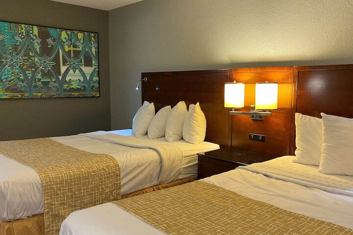 Room 14 of 33