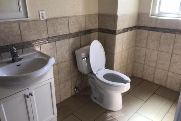Galleria Inn Montclair / Ontario
