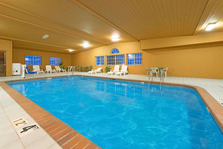 Days Inn by Wyndham Cameron