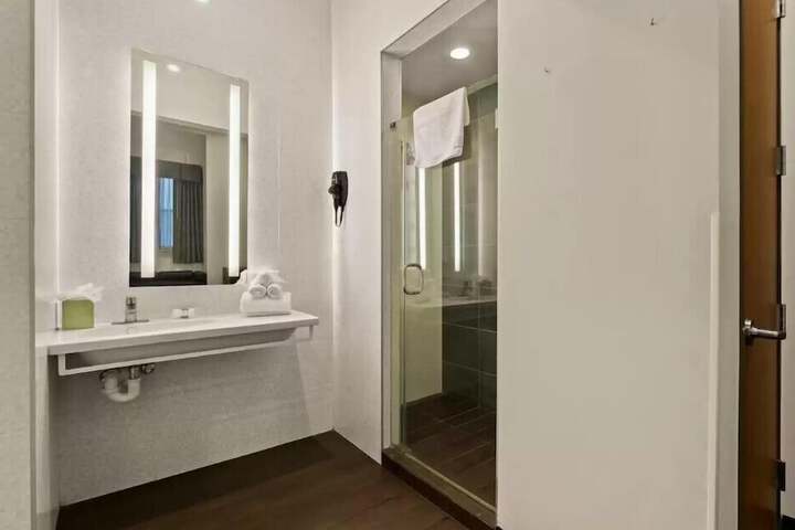Room 12 of 22