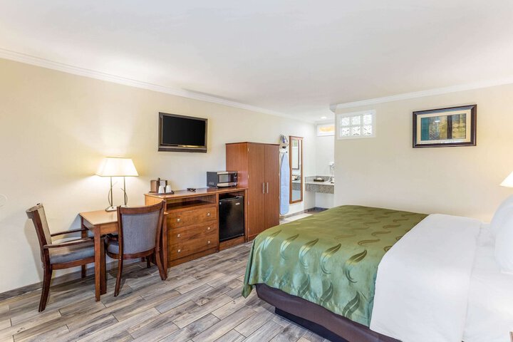 Room 30 of 75