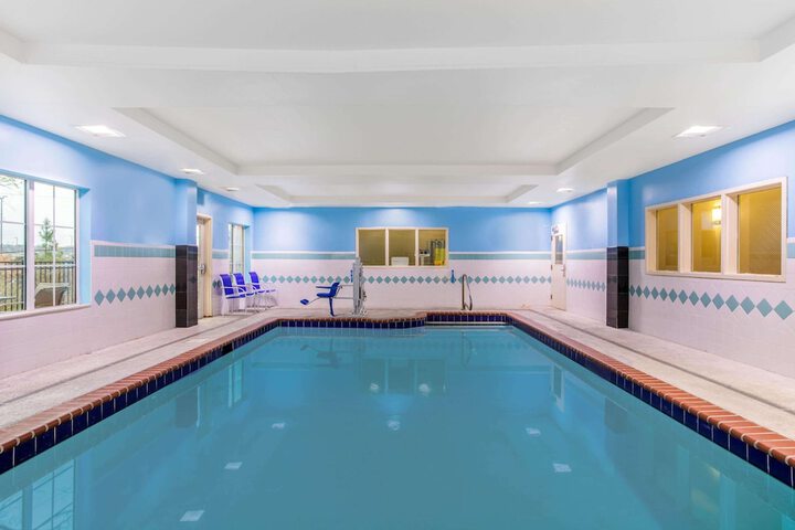 La Quinta Inn & Suites by Wyndham Fultondale Birmingham N