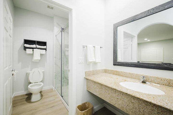 Sapphire Inn and Suites