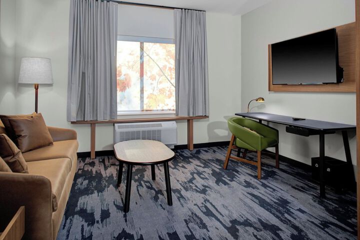 Room 13 of 23