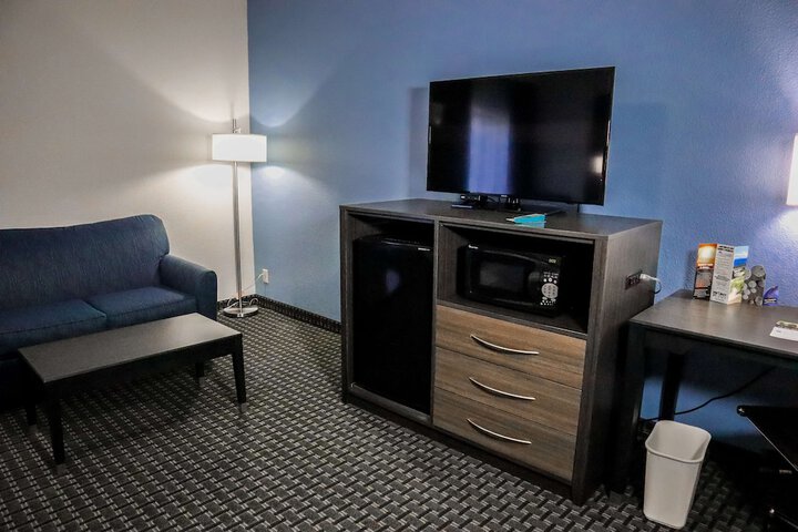 Room 9 of 26