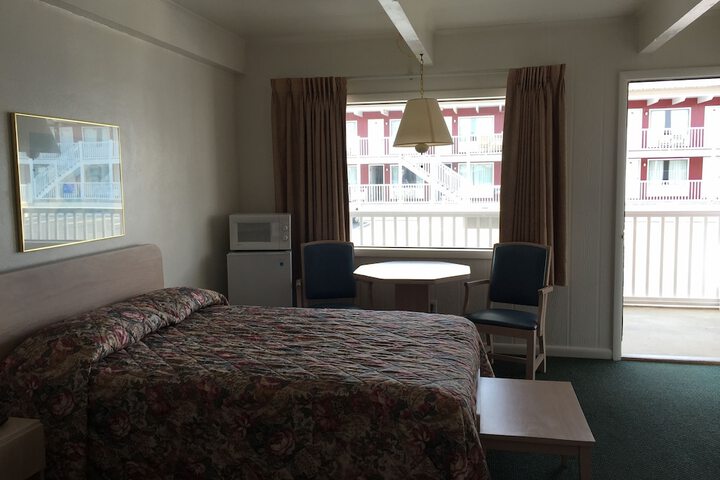 Room 17 of 32