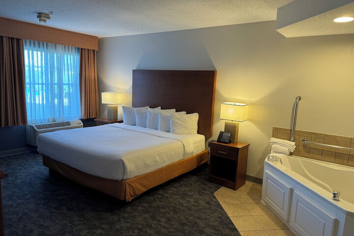 La Quinta Inn & Suites by Wyndham Bannockburn-Deerfield
