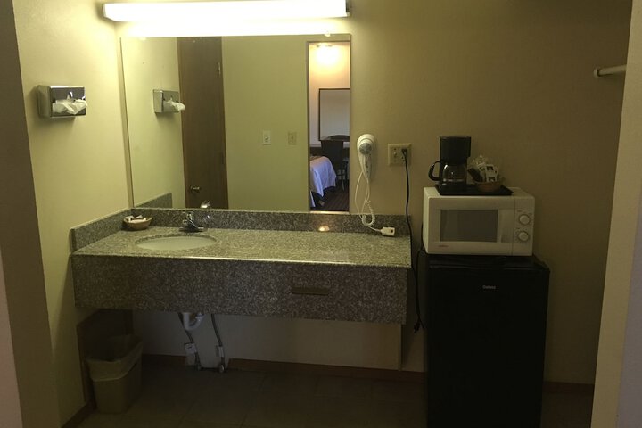 Room 8 of 27