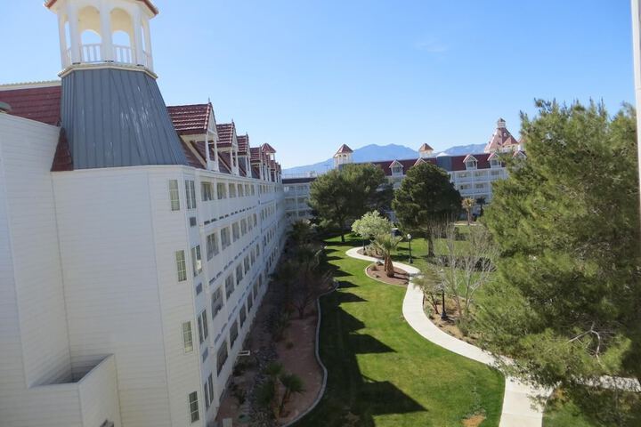 Hotel 4 of 52