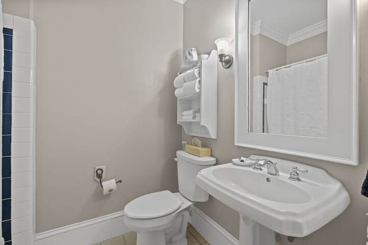 Room 10 of 25