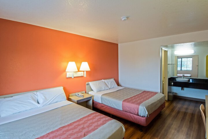 Room 13 of 25