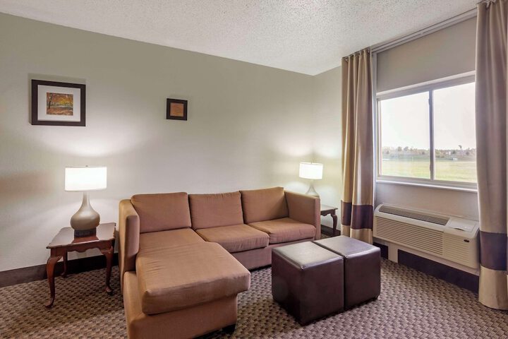 Room 27 of 35