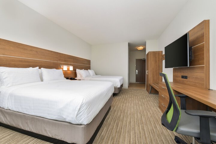 Holiday Inn Express & Suites Chadron by IHG