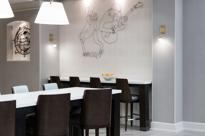 Hampton Inn & Suites Memphis-Beale Street