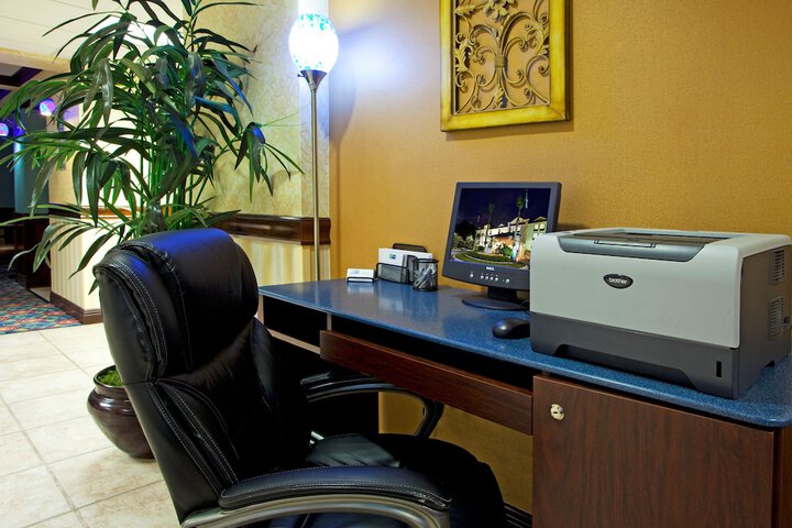 Business Center 46 of 46