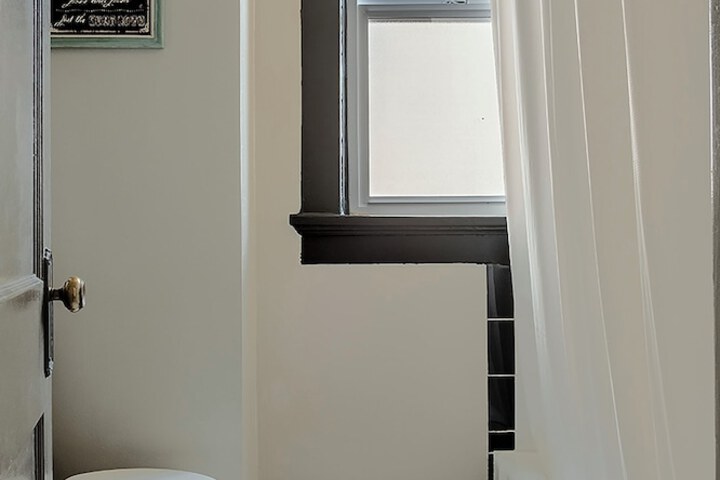 Room 123 of 166