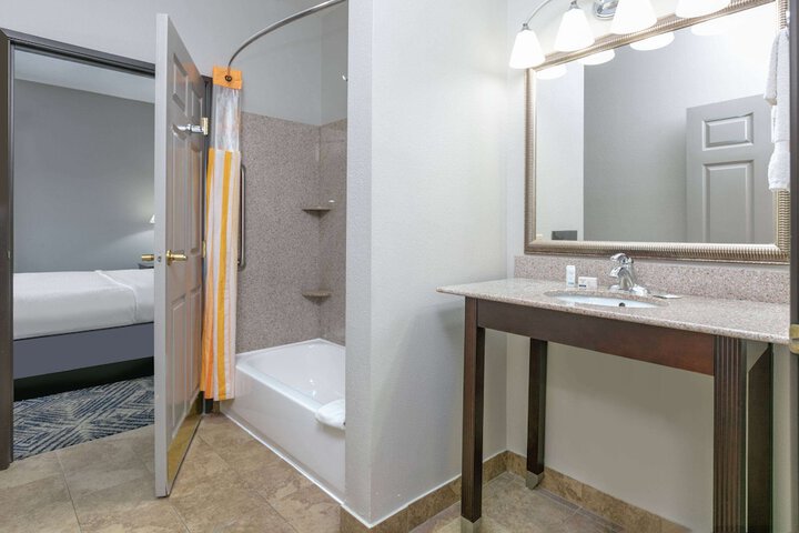 Room 15 of 46