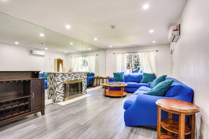 4 Mi to Nyc Shared Yard: Englewood Apartment!