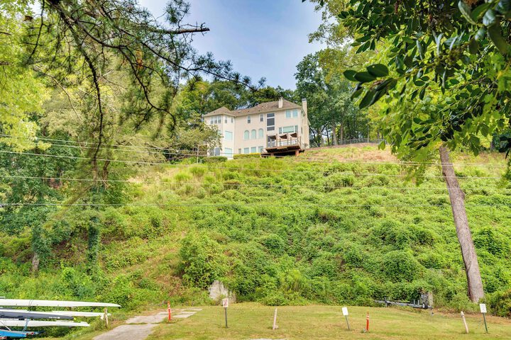 Modern Retreat w / River View in Roswell!