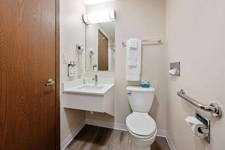 Super 8 by Wyndham Superior WI