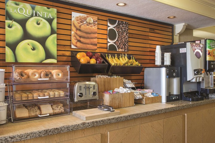 Breakfast/Coffee Service 26 of 30