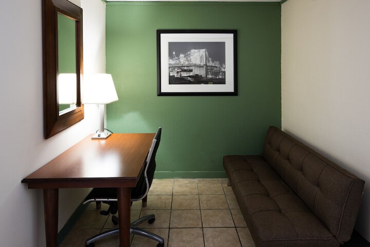Room 12 of 41