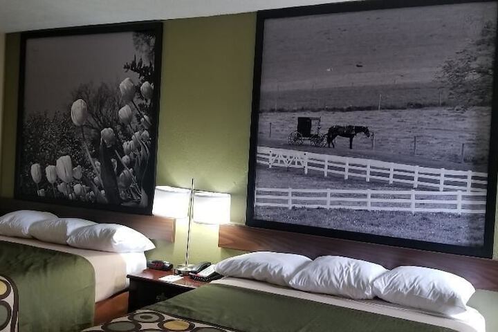 Super 8 by Wyndham Bellefontaine