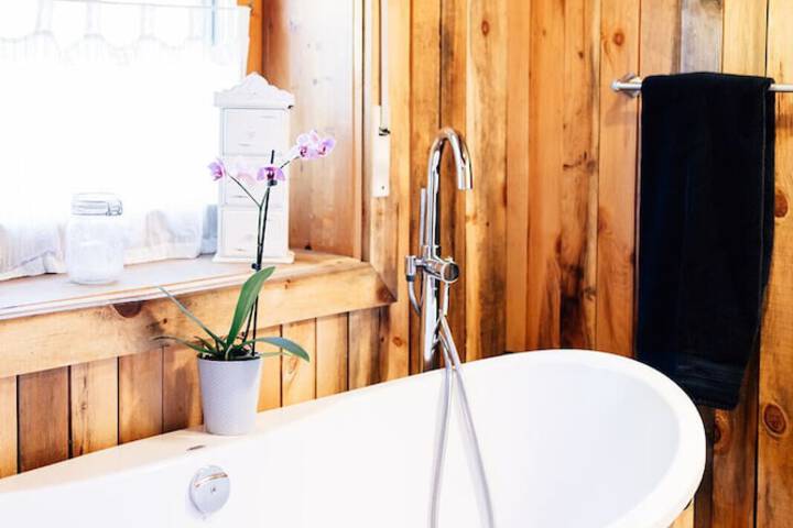 Whispering Springs Wilderness Retreat