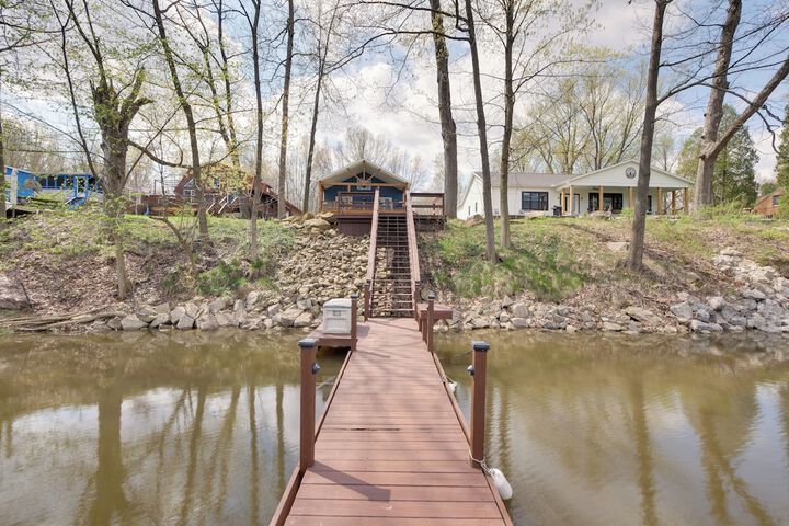 Waterfront Home on Lake Milton: Dock Hot Tub
