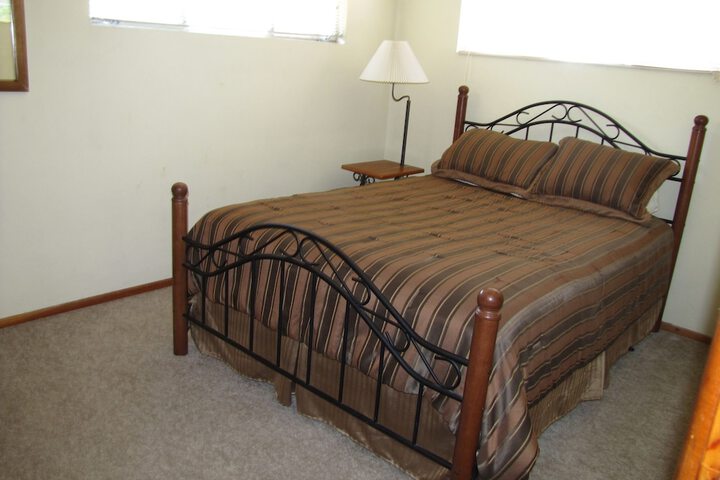 Room 32 of 42
