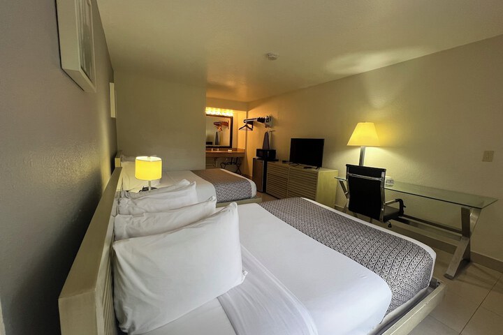 Garden Inn Homestead