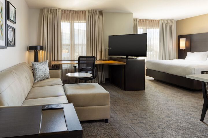 Room 28 of 38