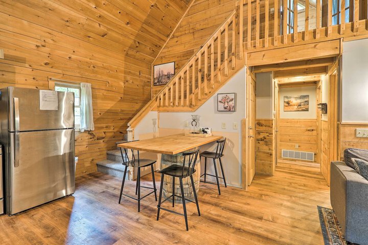 Cozy Retreat w / Porch & Double JJ Resort Access!