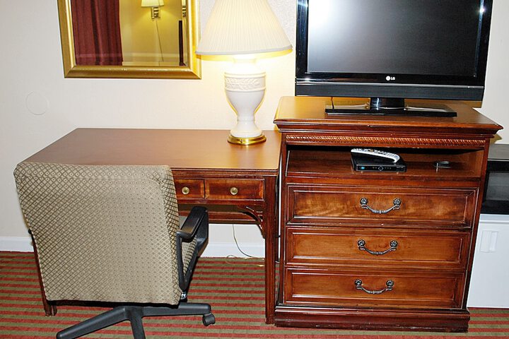 Room 11 of 24