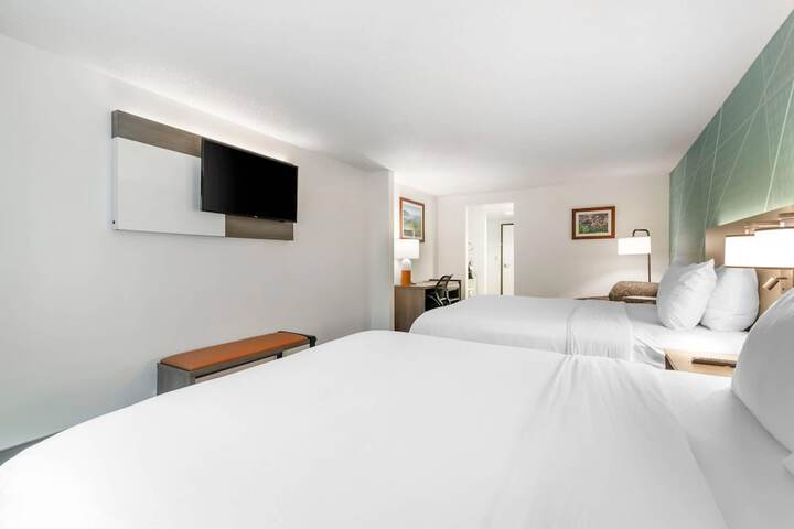 Comfort Inn & Suites Lake George