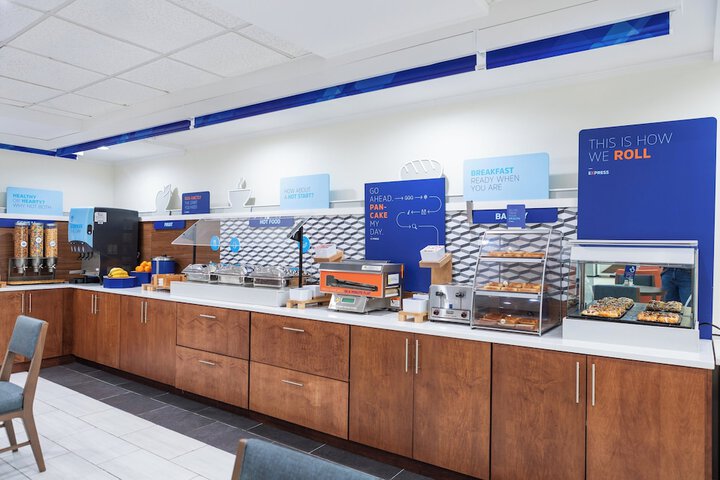 Holiday Inn Express Hotel & Suites Memphis / Germantown by IHG