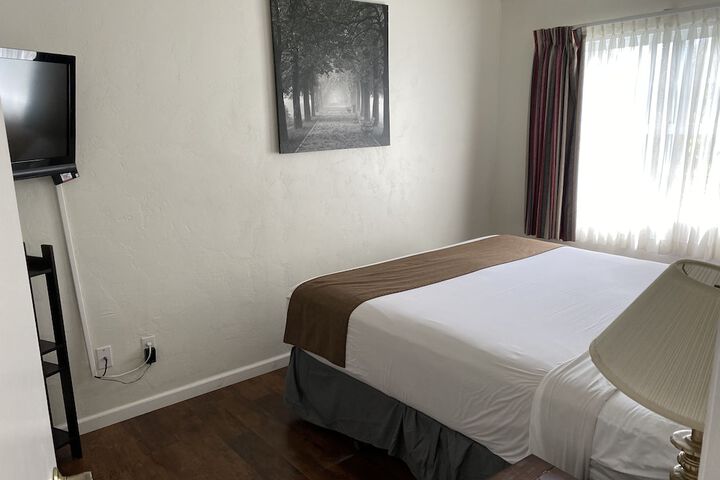 Room 52 of 71