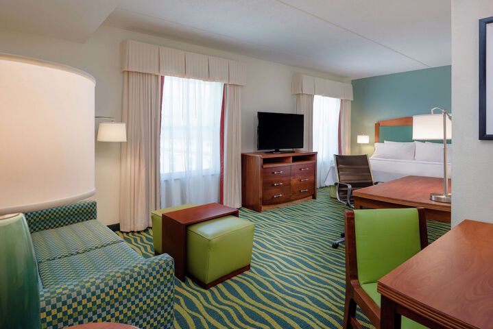 Room 17 of 37